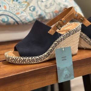 TOMS Monica Navy Suede 9.5